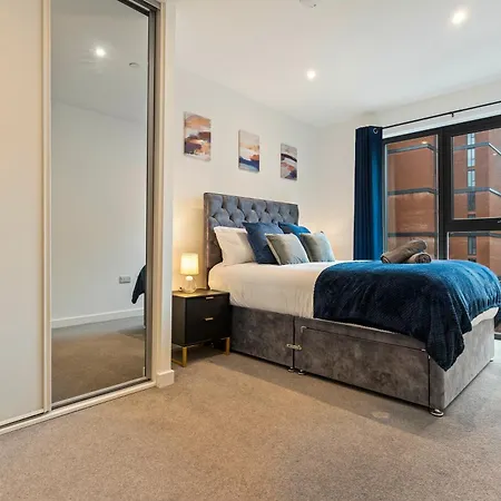 Shanti - 2bed 2bath Centre - Wifi - Netflix- Parking- Modern- Perfect For Family, Contractors, Leisure, Business By Shanti Nights Lägenhet Birmingham