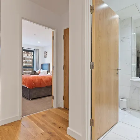 Lägenhet Shanti - 2bed 2bath Centre - Wifi - Netflix- Parking- Modern- Perfect For Family, Contractors, Leisure, Business By Shanti Nights Birmingham