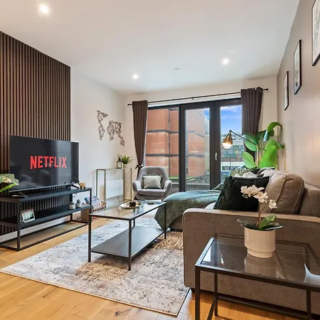 Shanti - 2bed 2bath Centre - Wifi - Netflix- Parking- Modern- Perfect For Family, Contractors, Leisure, Business By Shanti Nights Birmingham