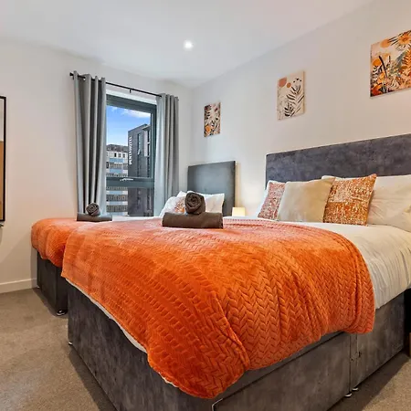 Shanti - 2bed 2bath Centre - Wifi - Netflix- Parking- Modern- Perfect For Family, Contractors, Leisure, Business By Shanti Nights Birmingham